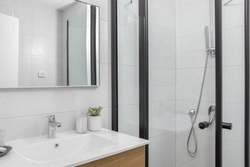 דירה עם נוף מדהים לים 100 מטר מהחוף - By Edom Apartment